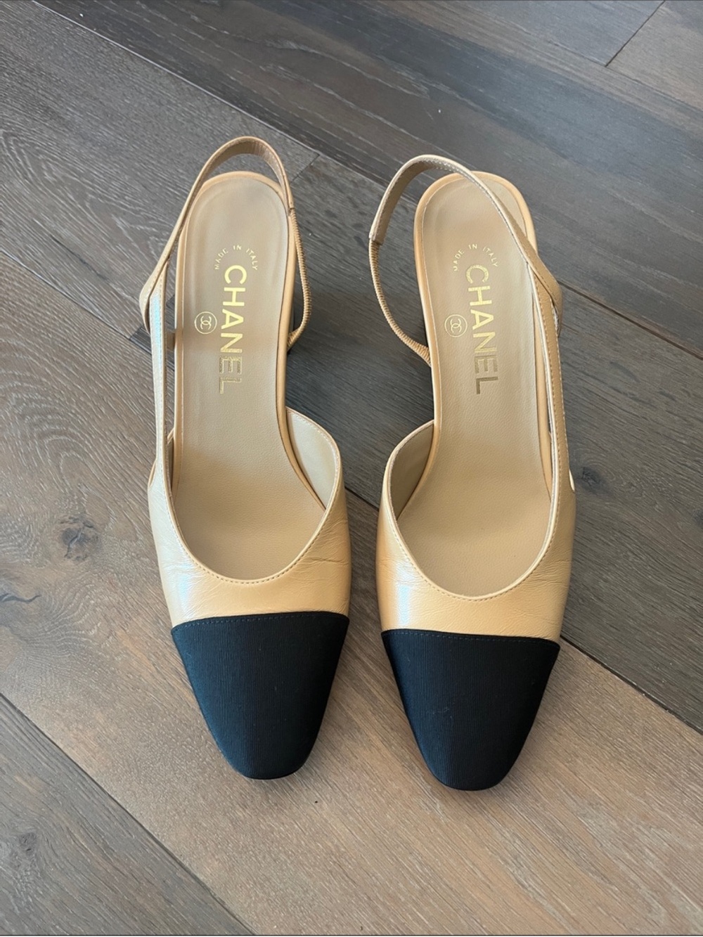 38.5 BRAND NEW CHANEL Beige Leather Slingback Pumps with Black Cap-Toe